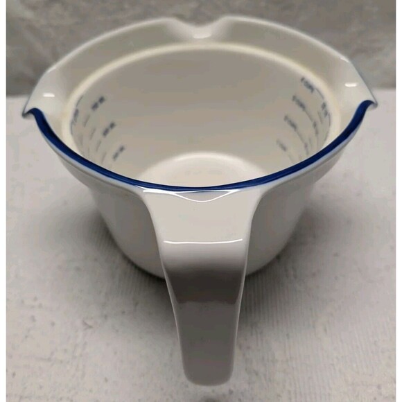 Rare Ceramic White Blue Pour Spout Liquid Measuring Cup Trad Wife Kitchen Baker - Picture 3 of 9